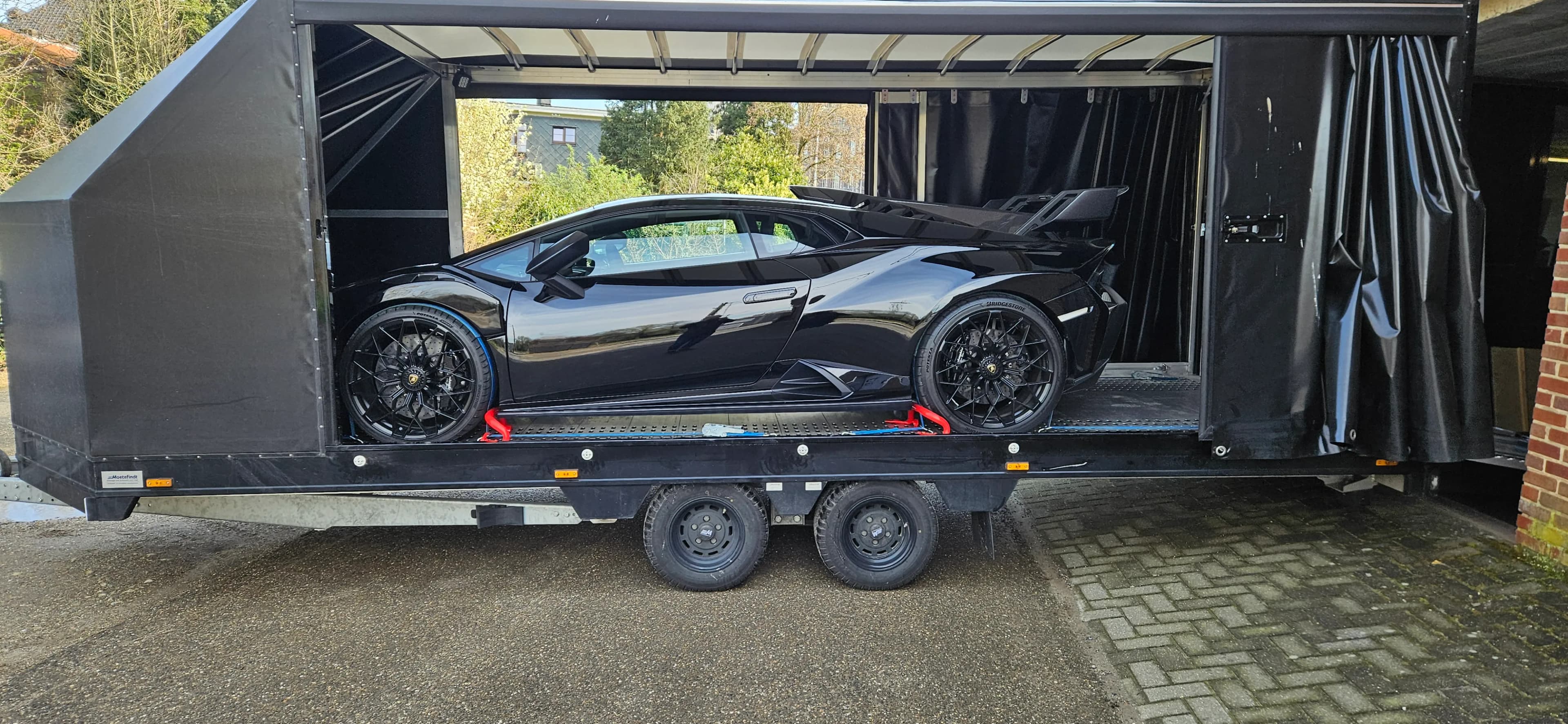 Bester Sportwagen-Transport in Italien – Höchste Sicherheitsstandards garantiert
